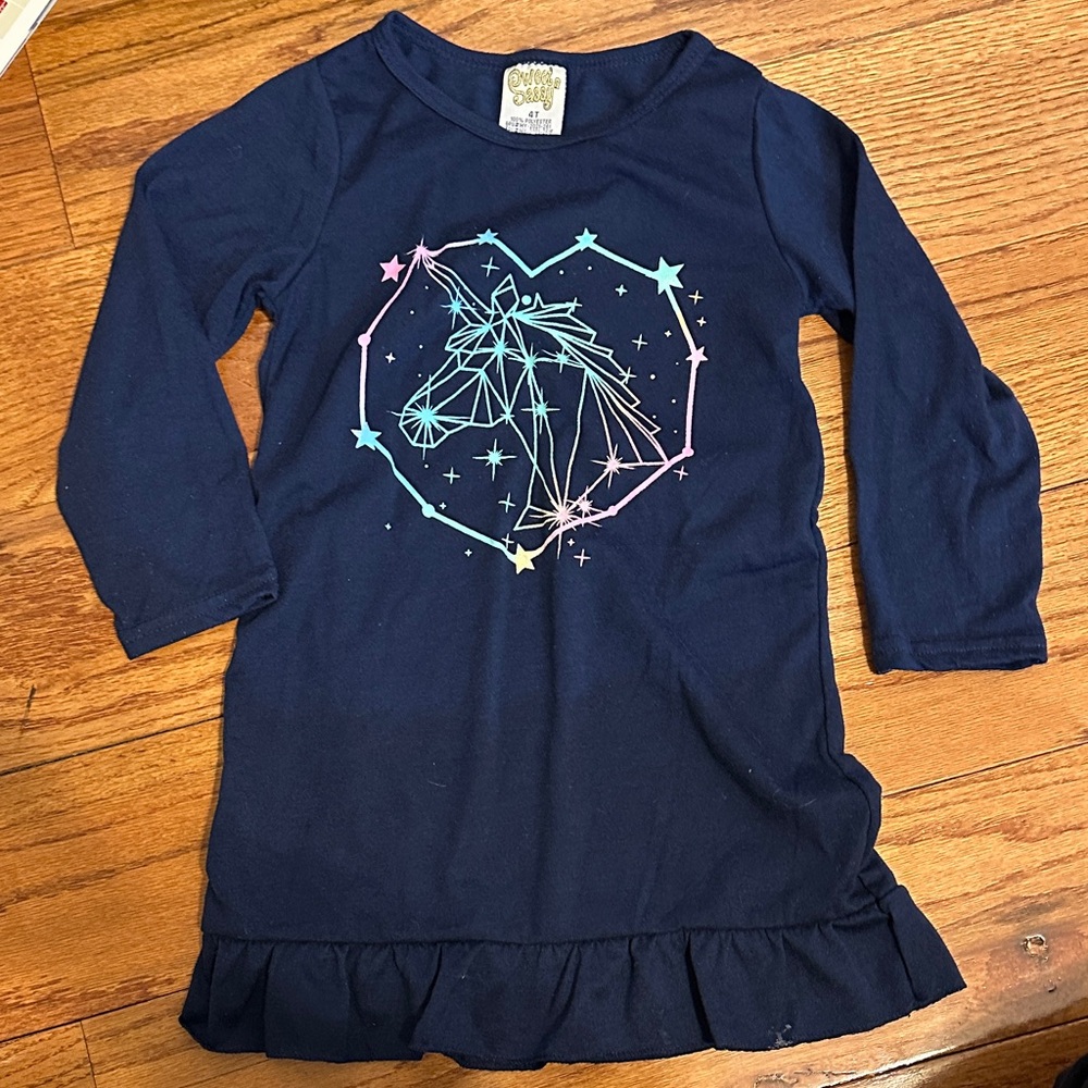 Unicorn rainbow constellation nightgown size 4T